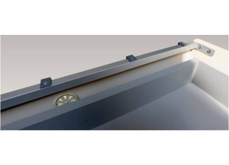 Vzpěra hliníková pro zpevnění zad korpusů