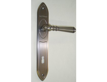 Tradition štítové dveřní kování s pružinou klika/klika starobronz