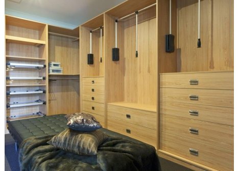 Věšák výklopný šatní