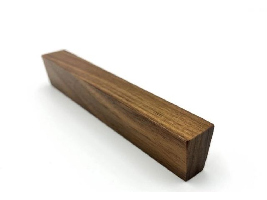 Úchytka Hubert dřevěná ořech lakovaný