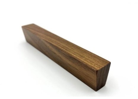 Úchytka Hubert dřevěná ořech lakovaný - 64 mm