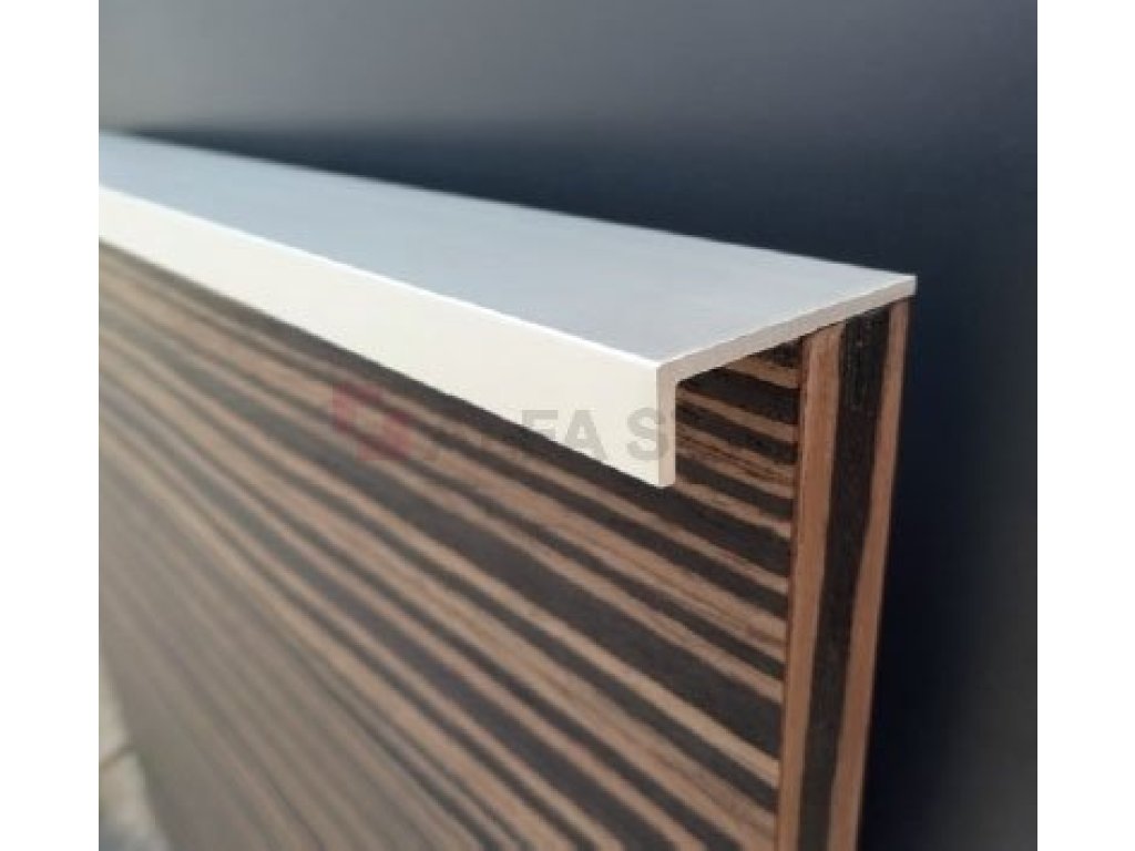 Narážecí úchytová lišta UKS-11 RAL 9003 bílá