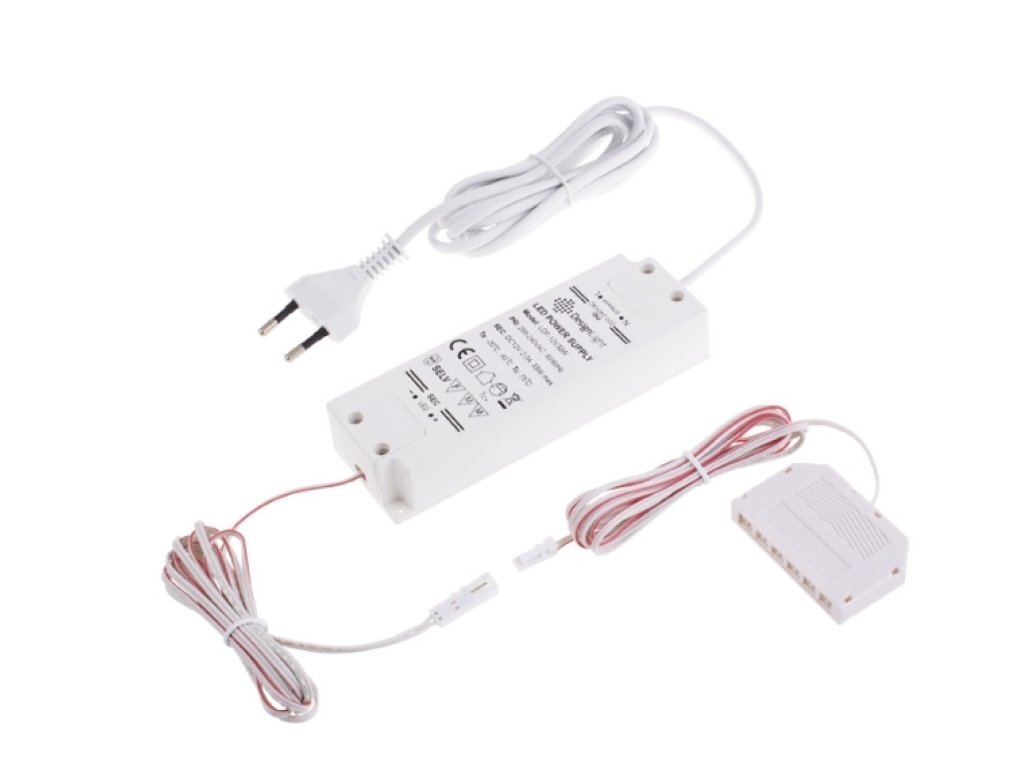 LED napáječ 12V 54W s rozvaděčem, 6 světel