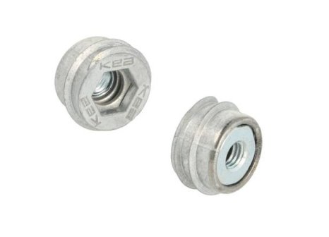 Matice závrtná pro stolové nohy - M8