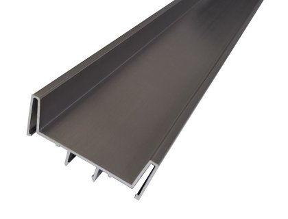 Profil vertikální středový 2700 mm černá mat